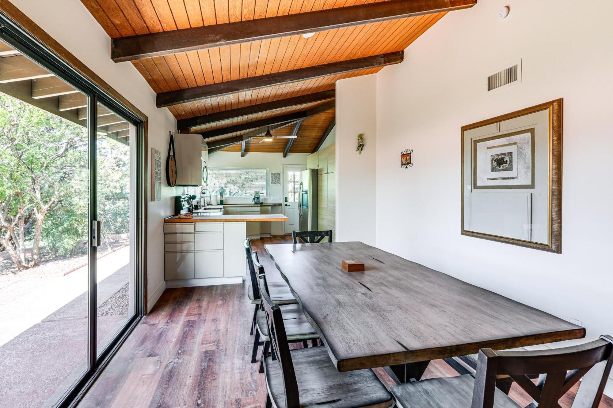 With Private Hot Tub And Mountain Views! Holiday home
