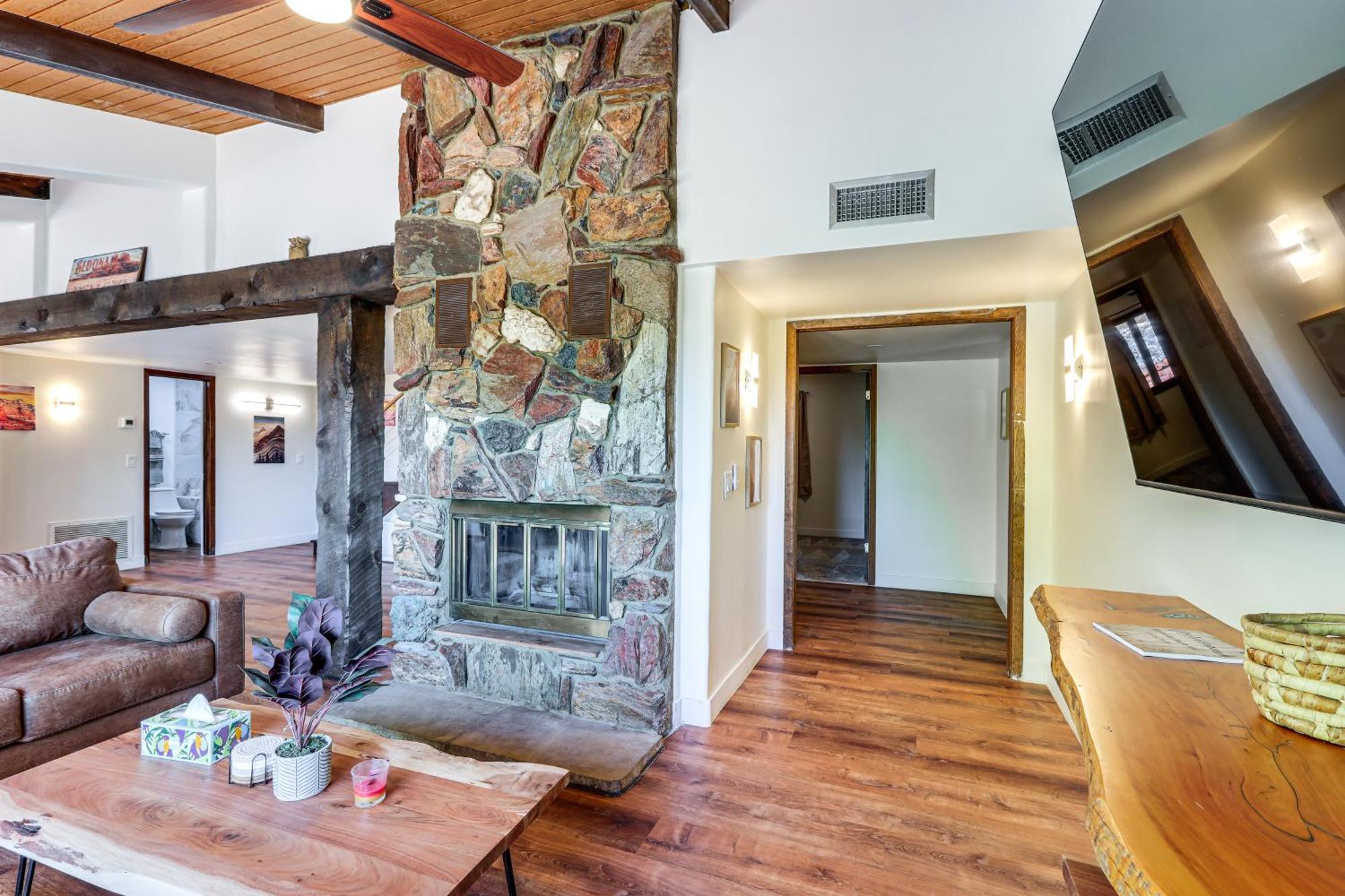 With Private Hot Tub And Mountain Views! Holiday home *