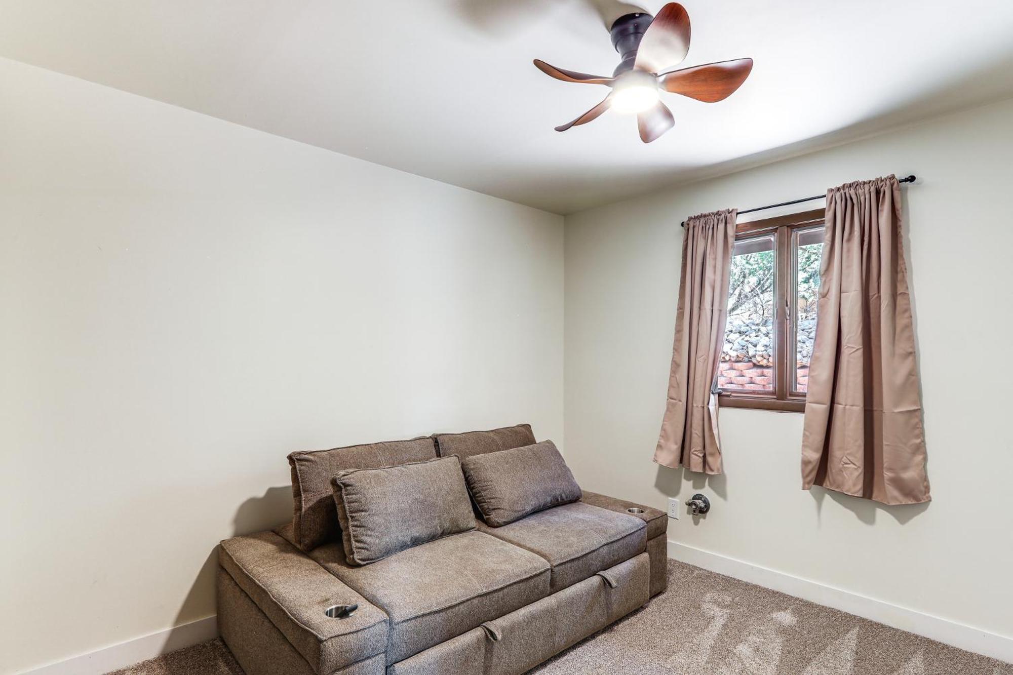 With Private Hot Tub And Mountain Views! Holiday home *