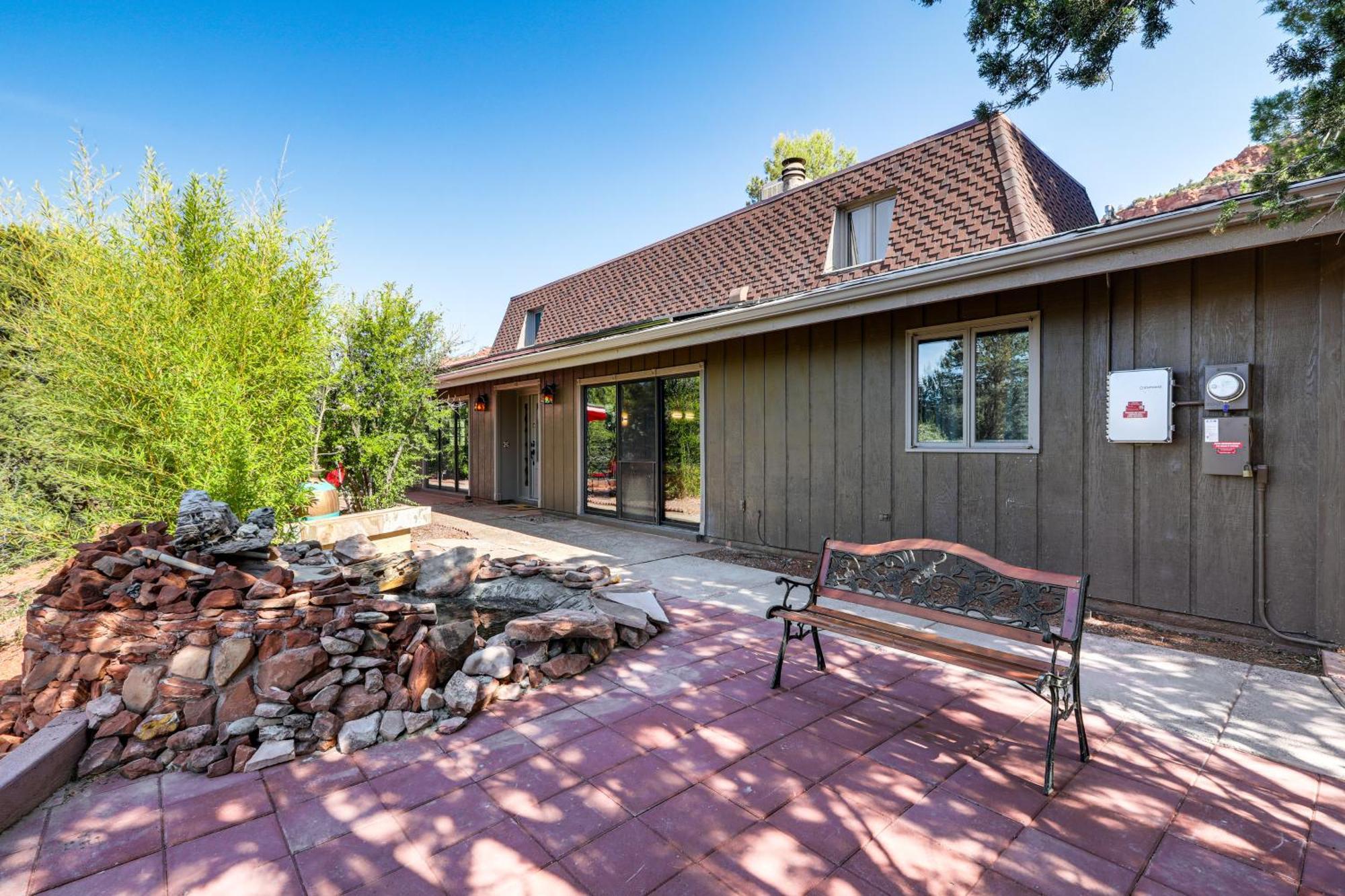 With Private Hot Tub And Mountain Views!