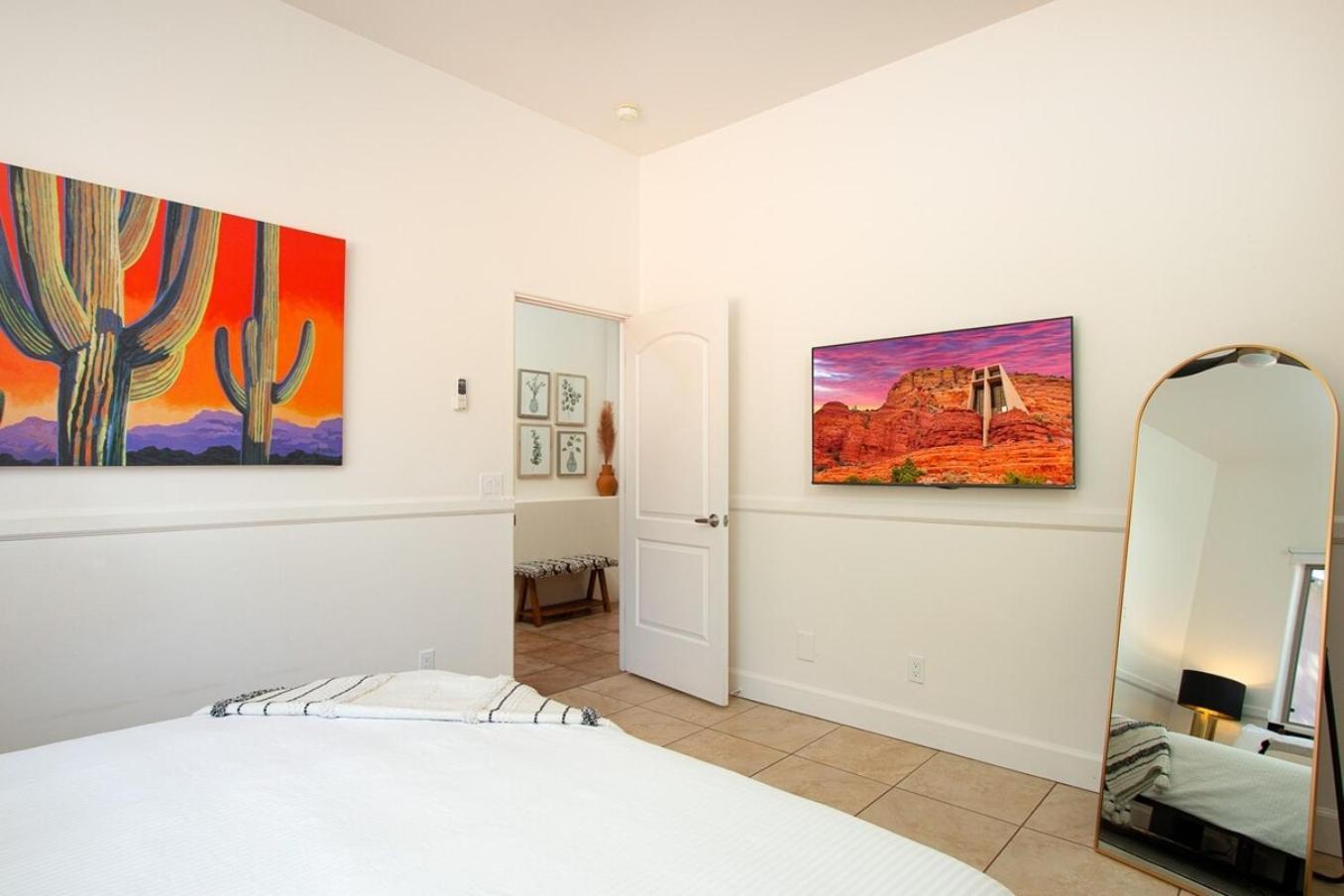 Enchanted Adobe Hideaway Whot Tub & Giant Chess Holiday home *