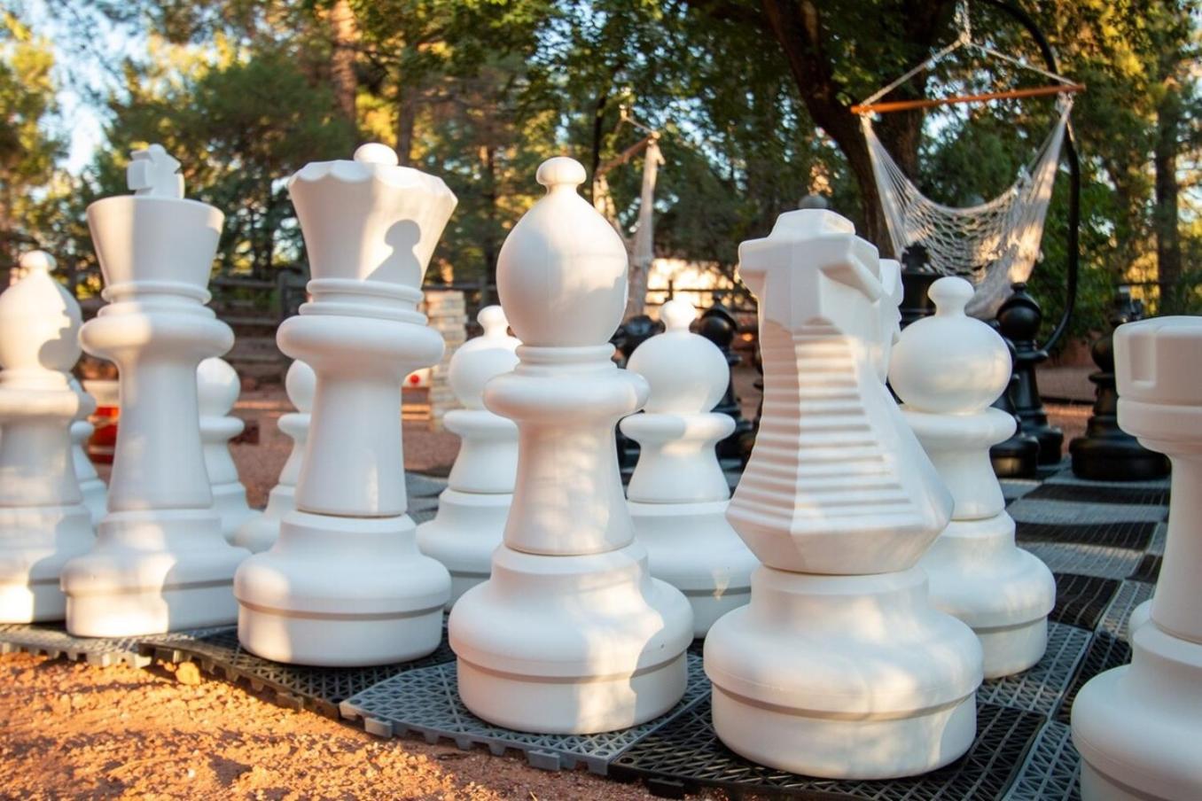 Enchanted Adobe Hideaway Whot Tub & Giant Chess * Sedona