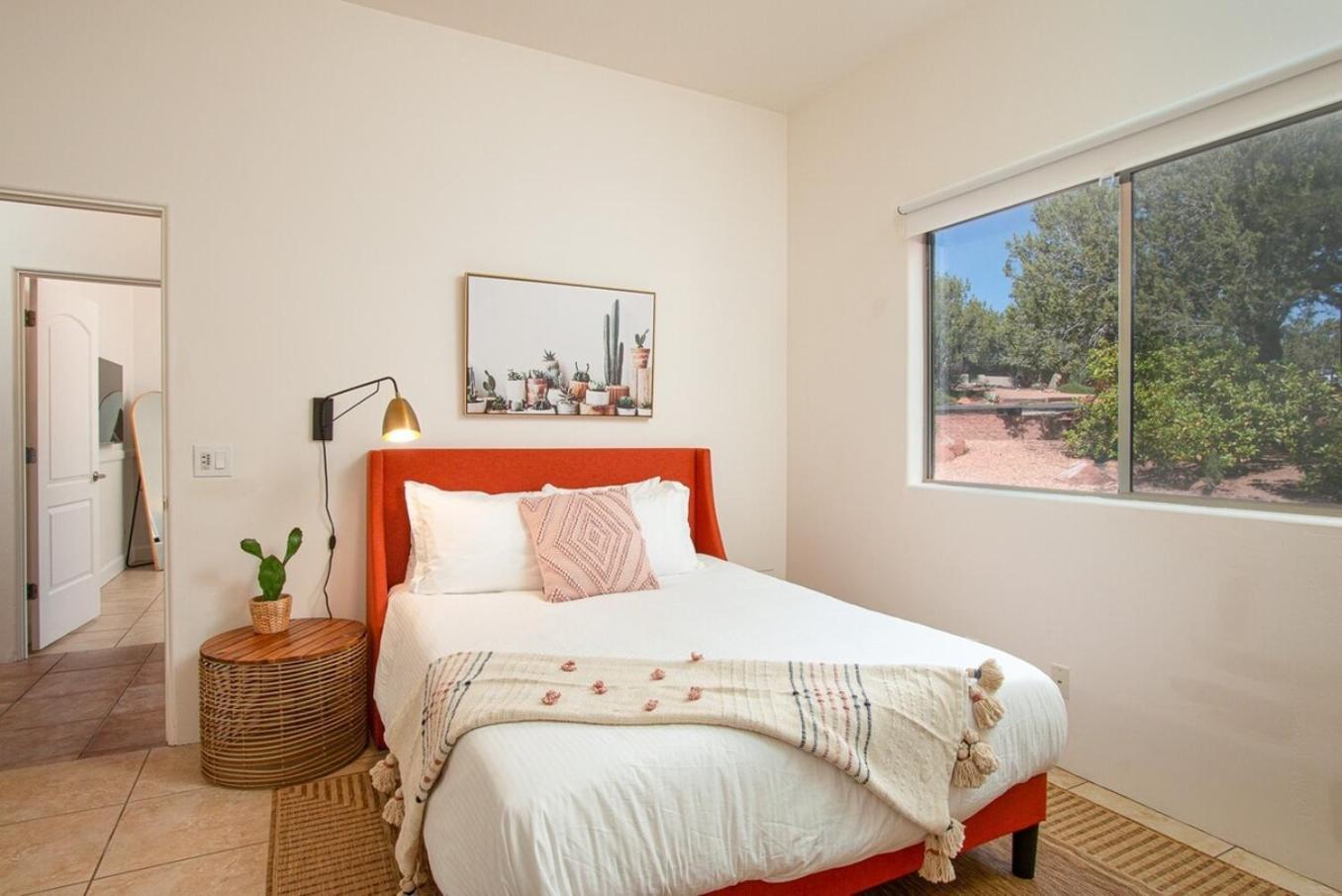 Enchanted Adobe Hideaway Whot Tub & Giant Chess