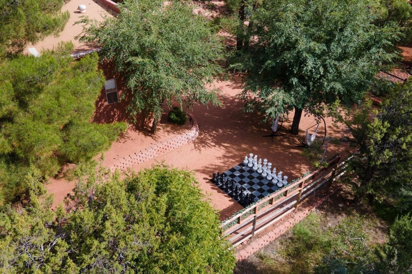 Enchanted Adobe Hideaway Whot Tub & Giant Chess * Sedona