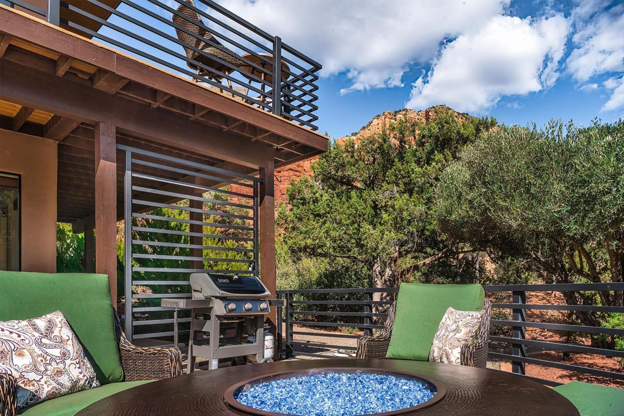 Stunning With Red Rock Views And Fire Pit! *