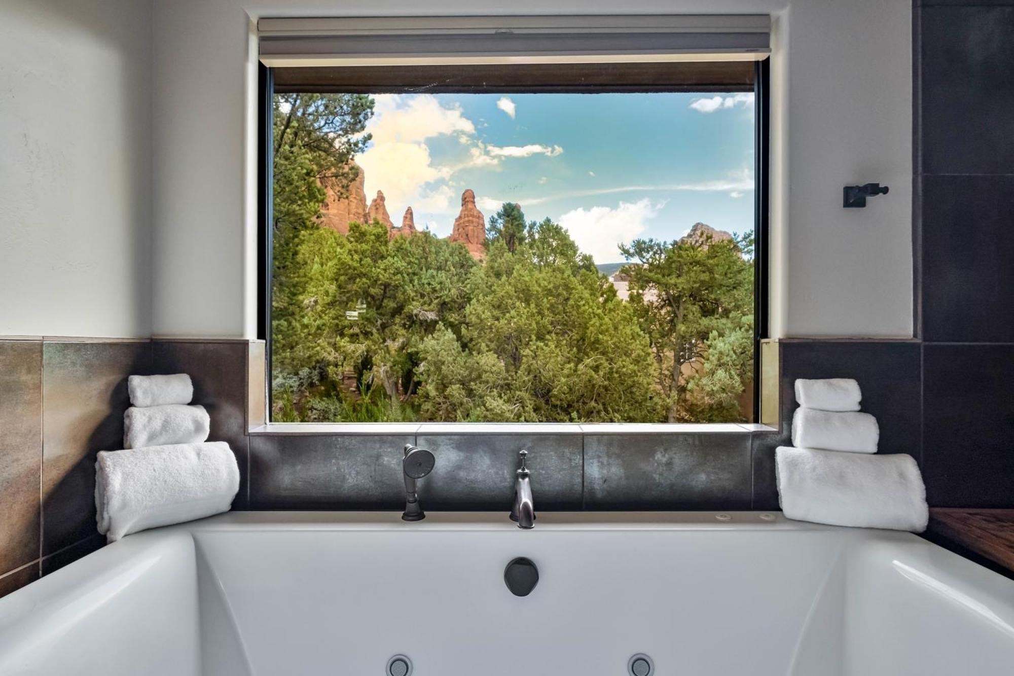 Holiday home Stunning With Red Rock Views And Fire Pit!