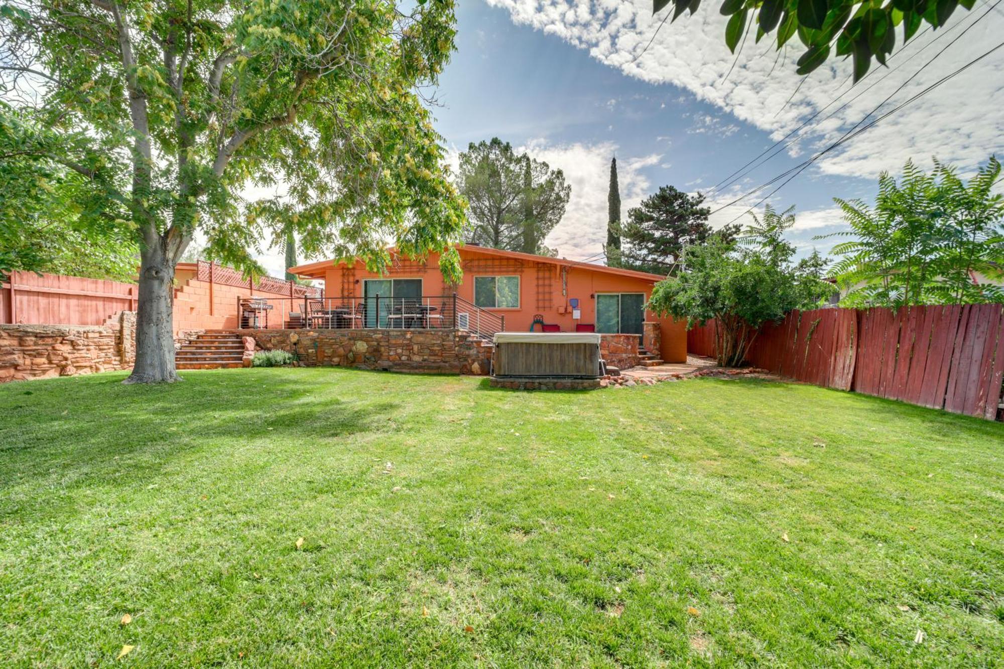 Pet-friendly Hot Tub, Walk To Trails! *