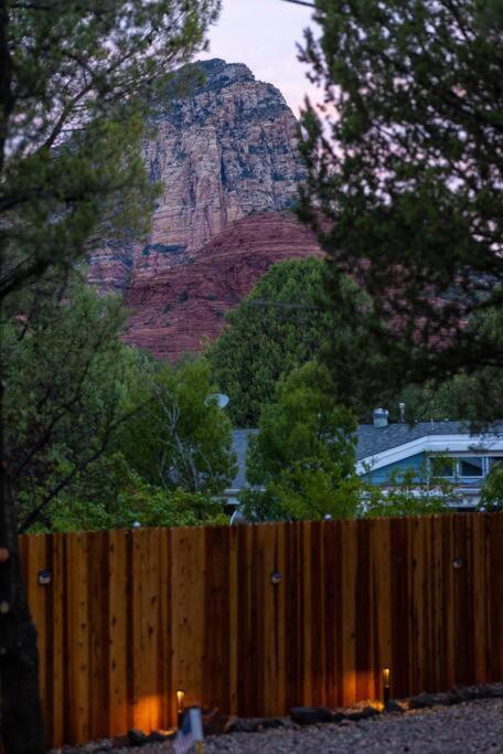 *new* The Villa: Backyard/hot Tub/golf Holiday home Sedona