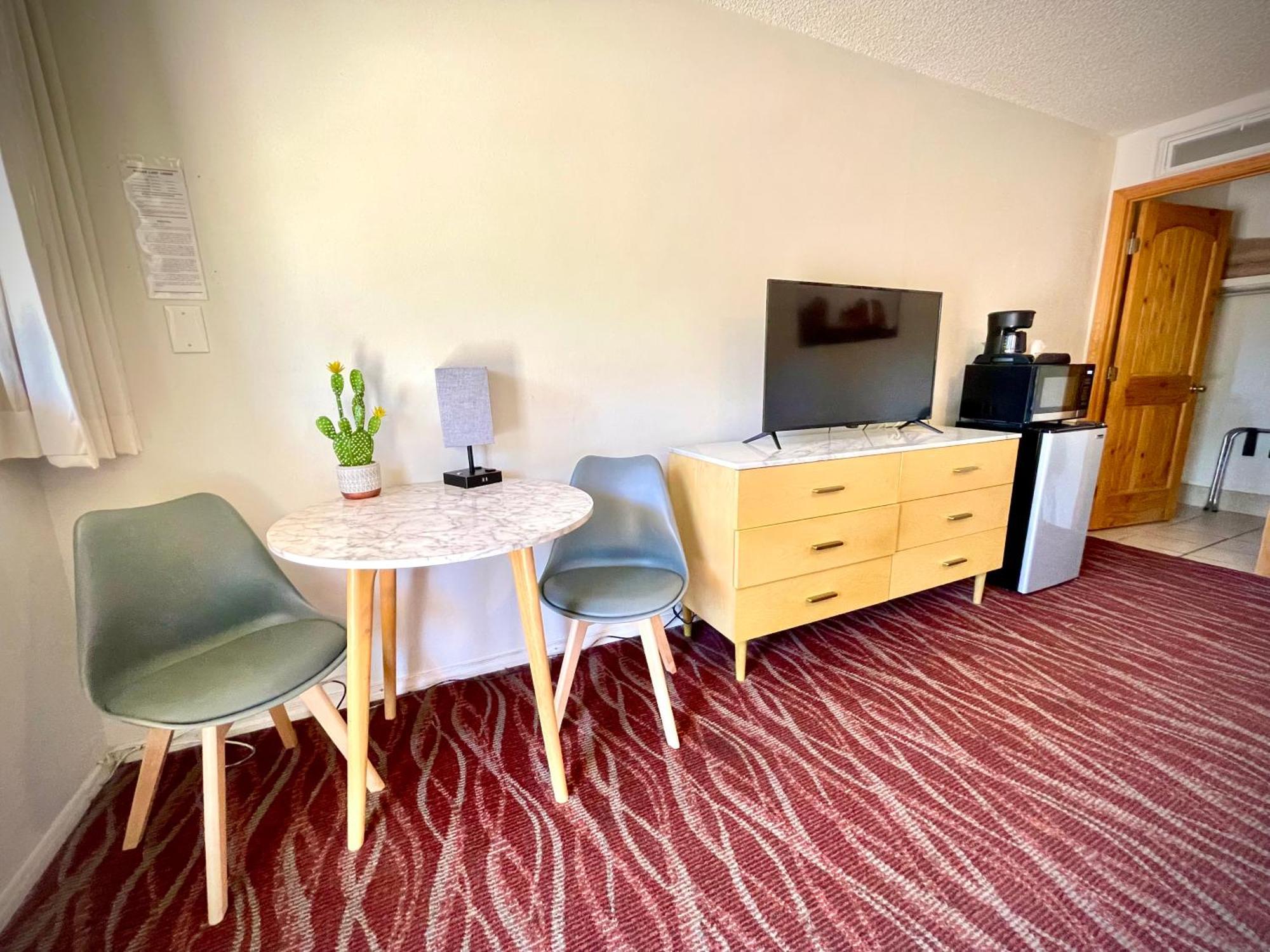 Sugar Loaf Motel 2*