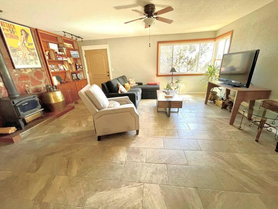 Getaway With Panoramic Red Rock Views
