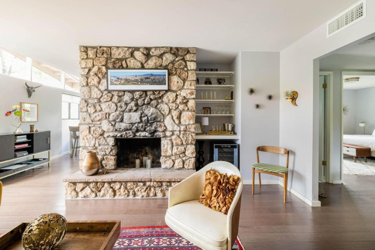 Quaint Uptown Walking Distance To Shops Holiday home *