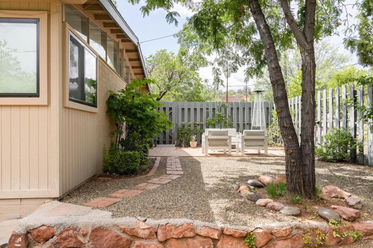 Quaint Uptown Walking Distance To Shops Holiday home *