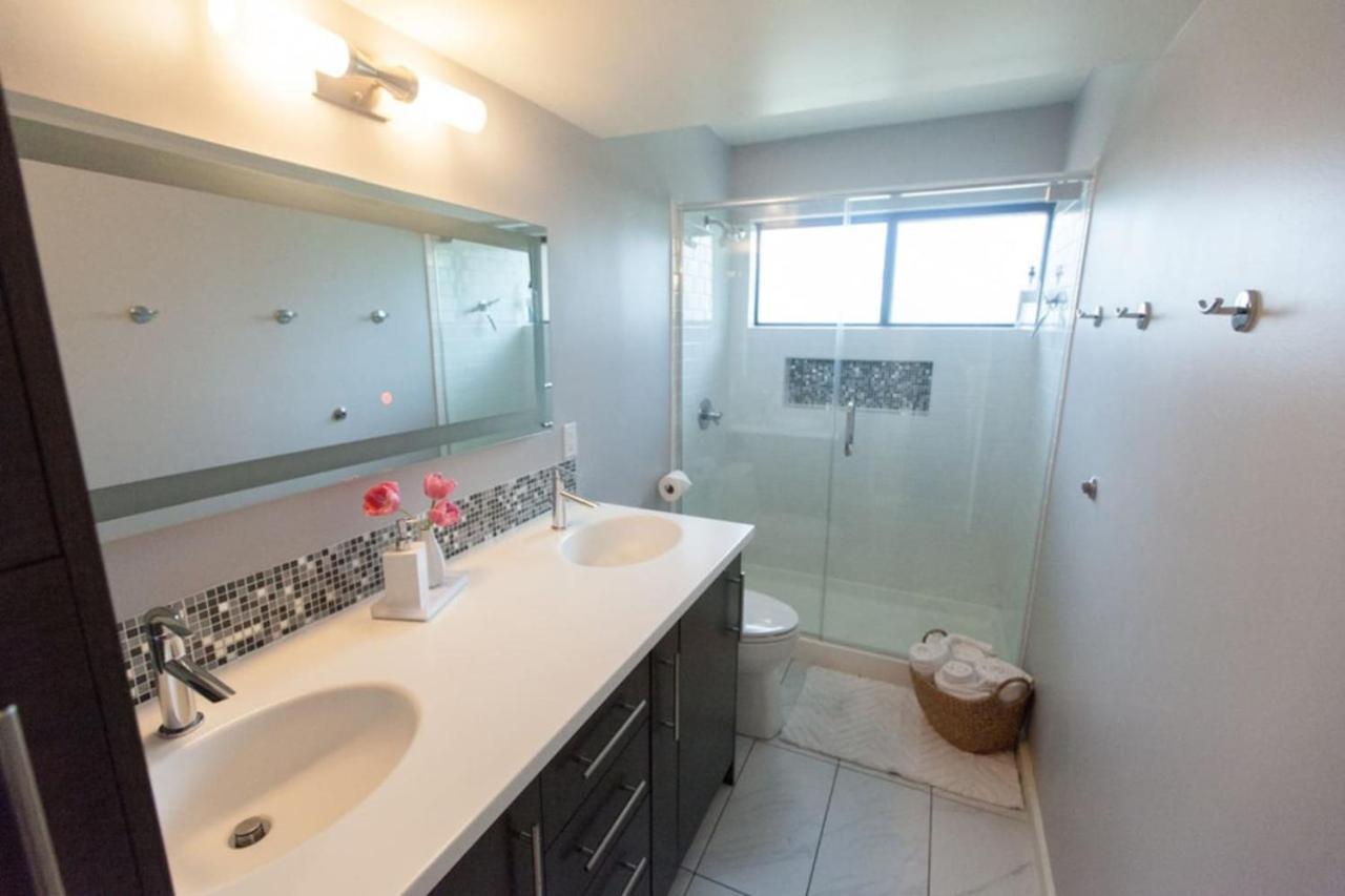 Holiday home Quaint Uptown Walking Distance To Shops *