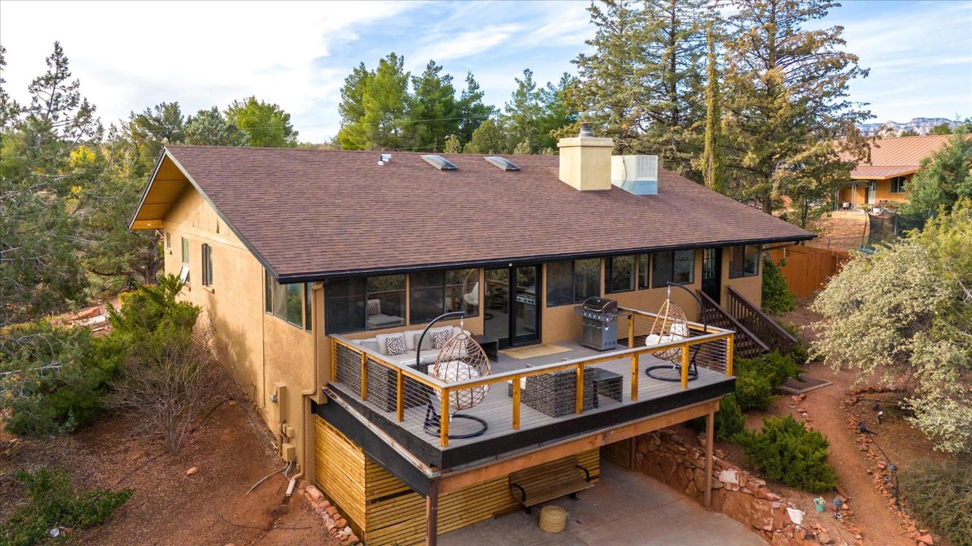 Huge Compound Gym Two Spas Casitas Pond *