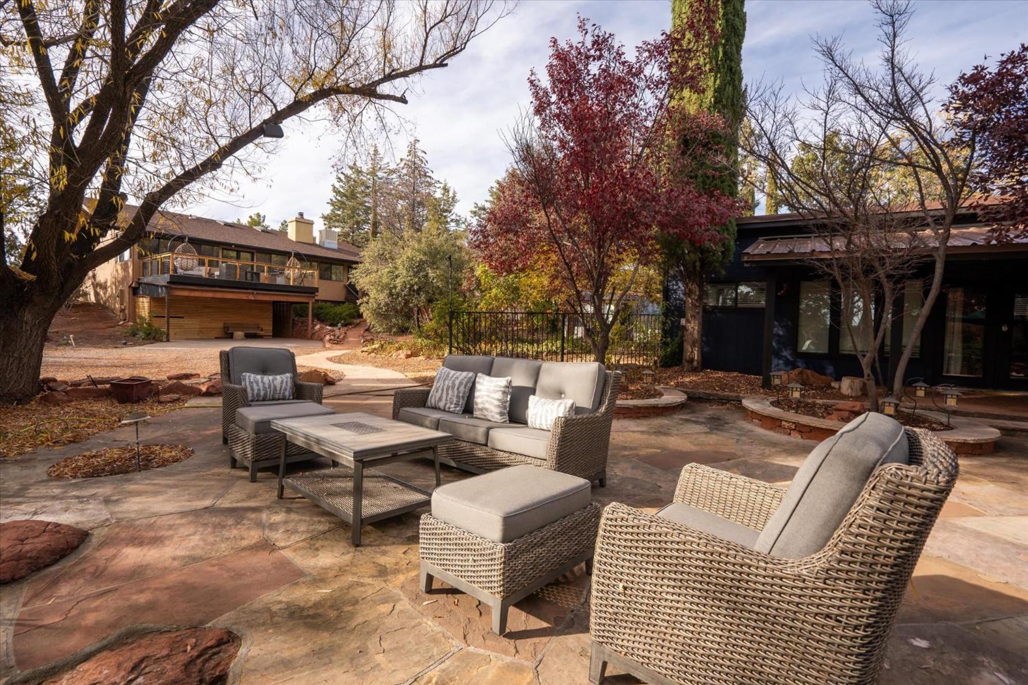 Huge Compound Gym Two Spas Casitas Pond Sedona