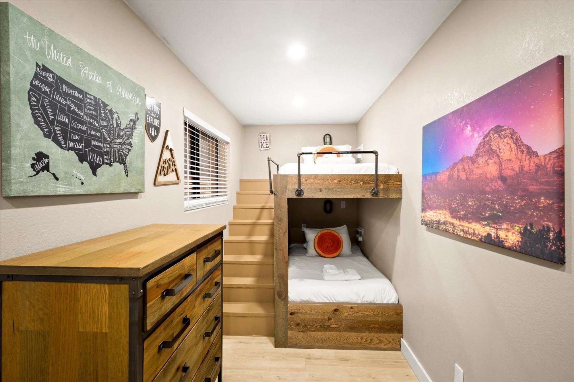 Holiday home Huge Compound Gym Two Spas Casitas Pond *