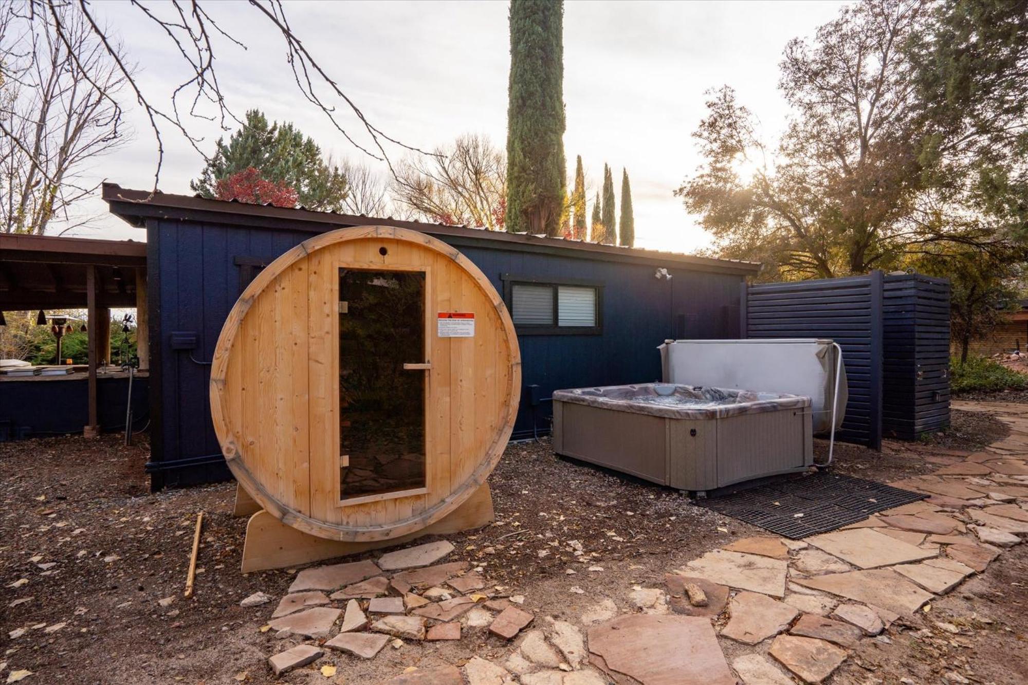 Holiday home Huge Compound Gym Two Spas Casitas Pond