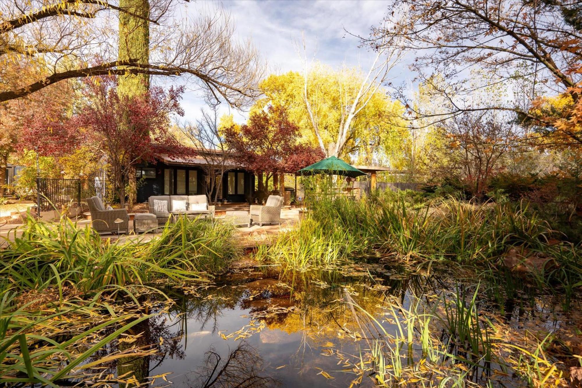 Huge Compound Gym Two Spas Casitas Pond