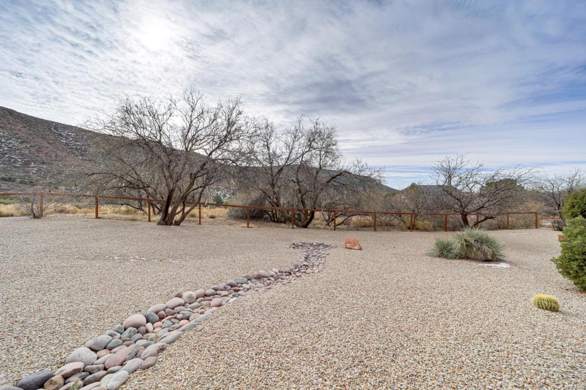 Holiday home Secluded Escape With Patio And Red Rock Views!