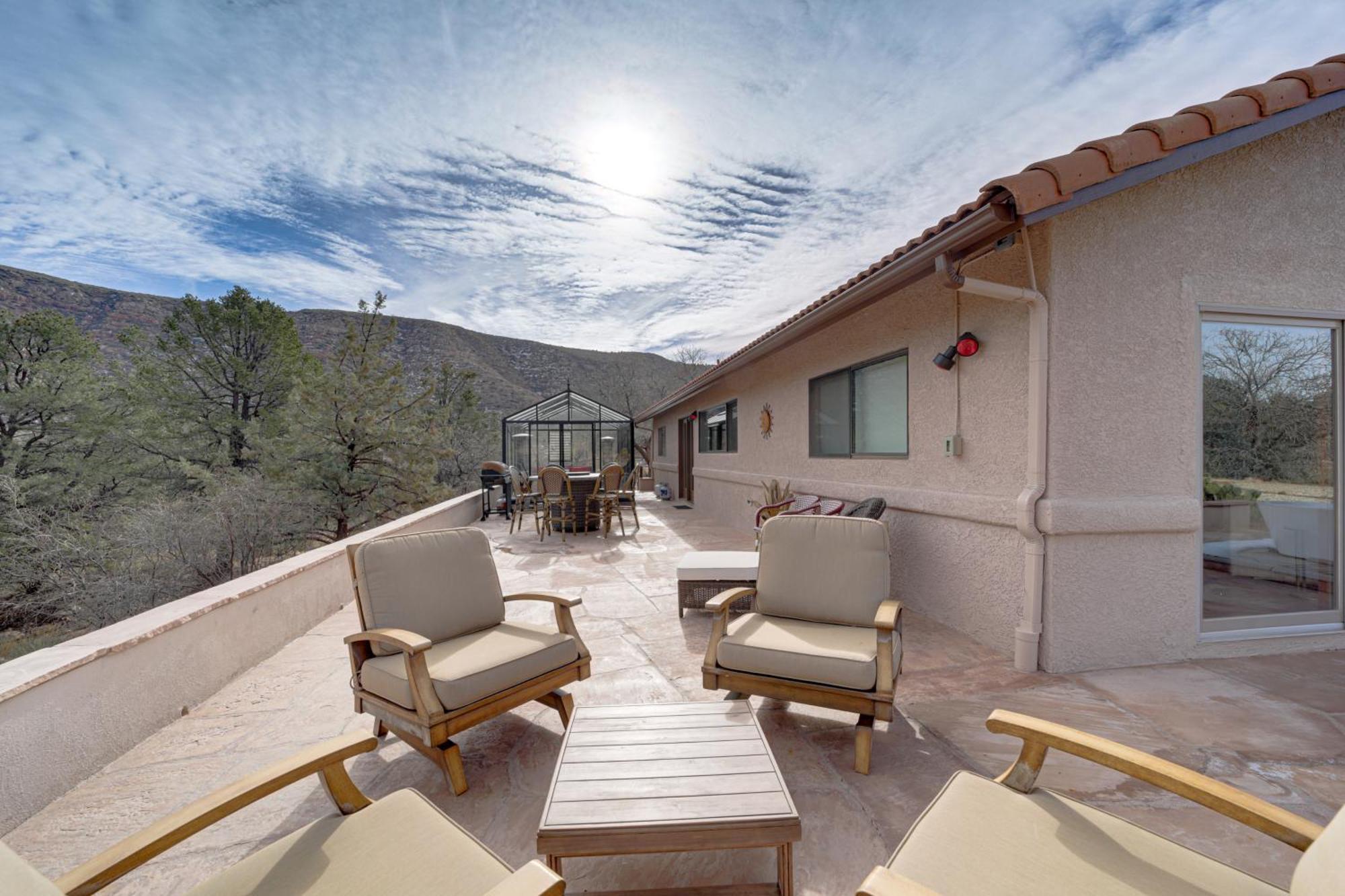 Secluded Escape With Patio And Red Rock Views! *