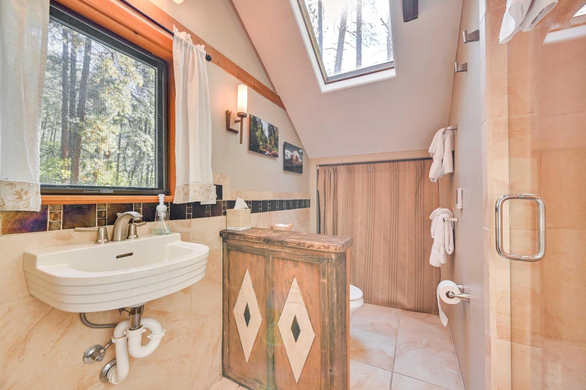 Peaceful Retreat With Patio And Mtn Views! Apartment *