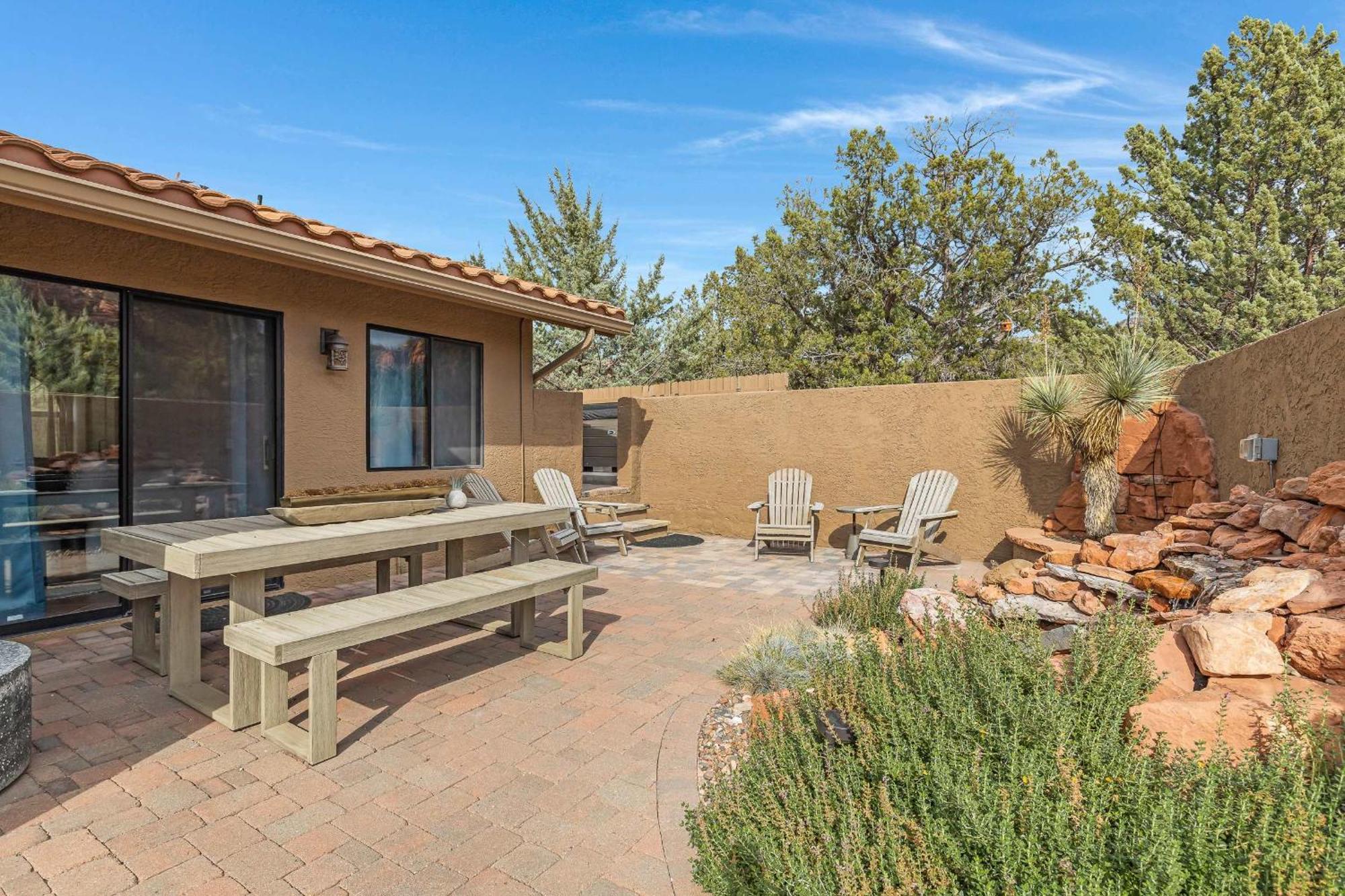 Mammoth Rock Lodge-new Family Remodeled 2 Hot Tubs & Game Holiday home