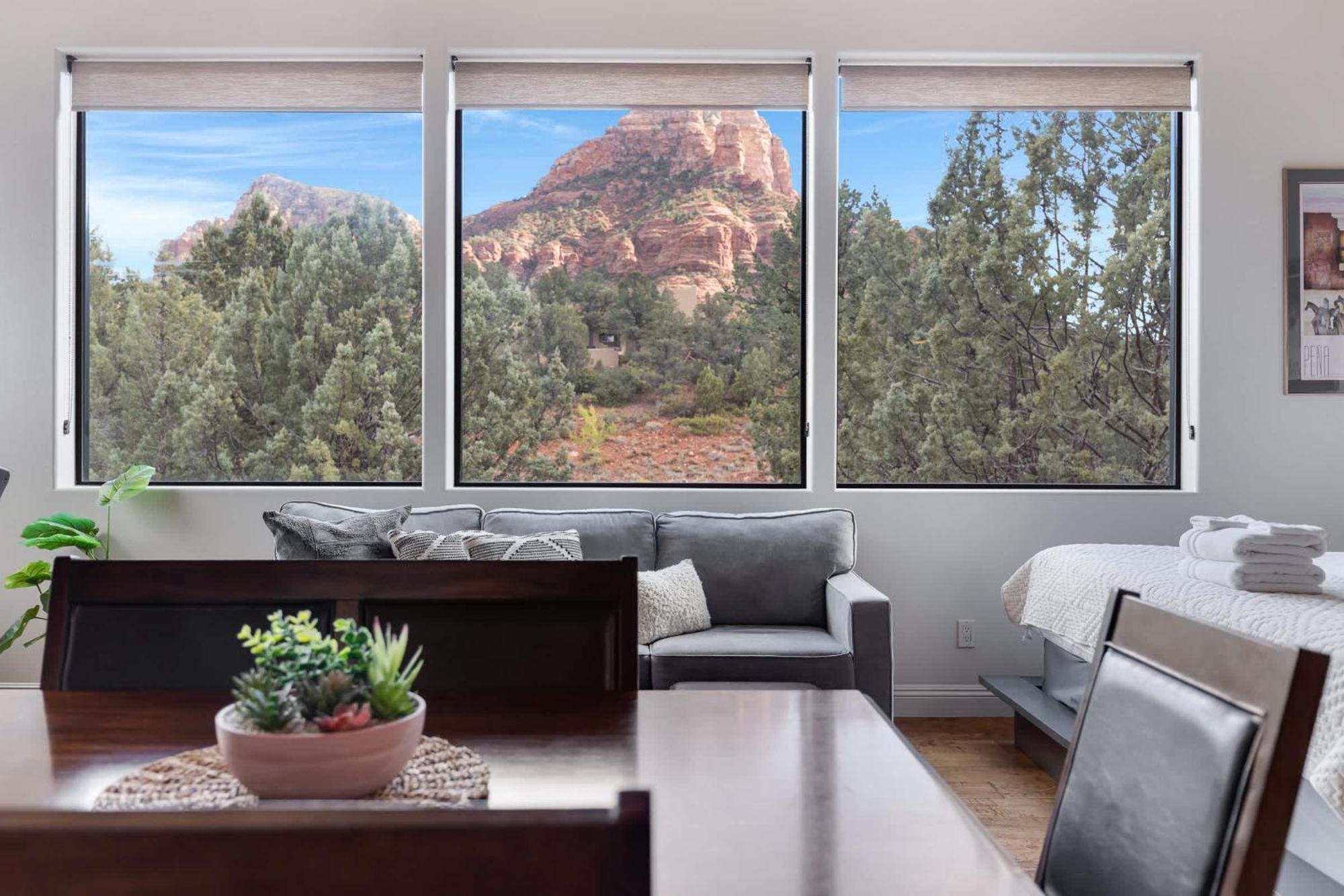 Mammoth Rock Lodge-new Family Remodeled 2 Hot Tubs & Game Holiday home