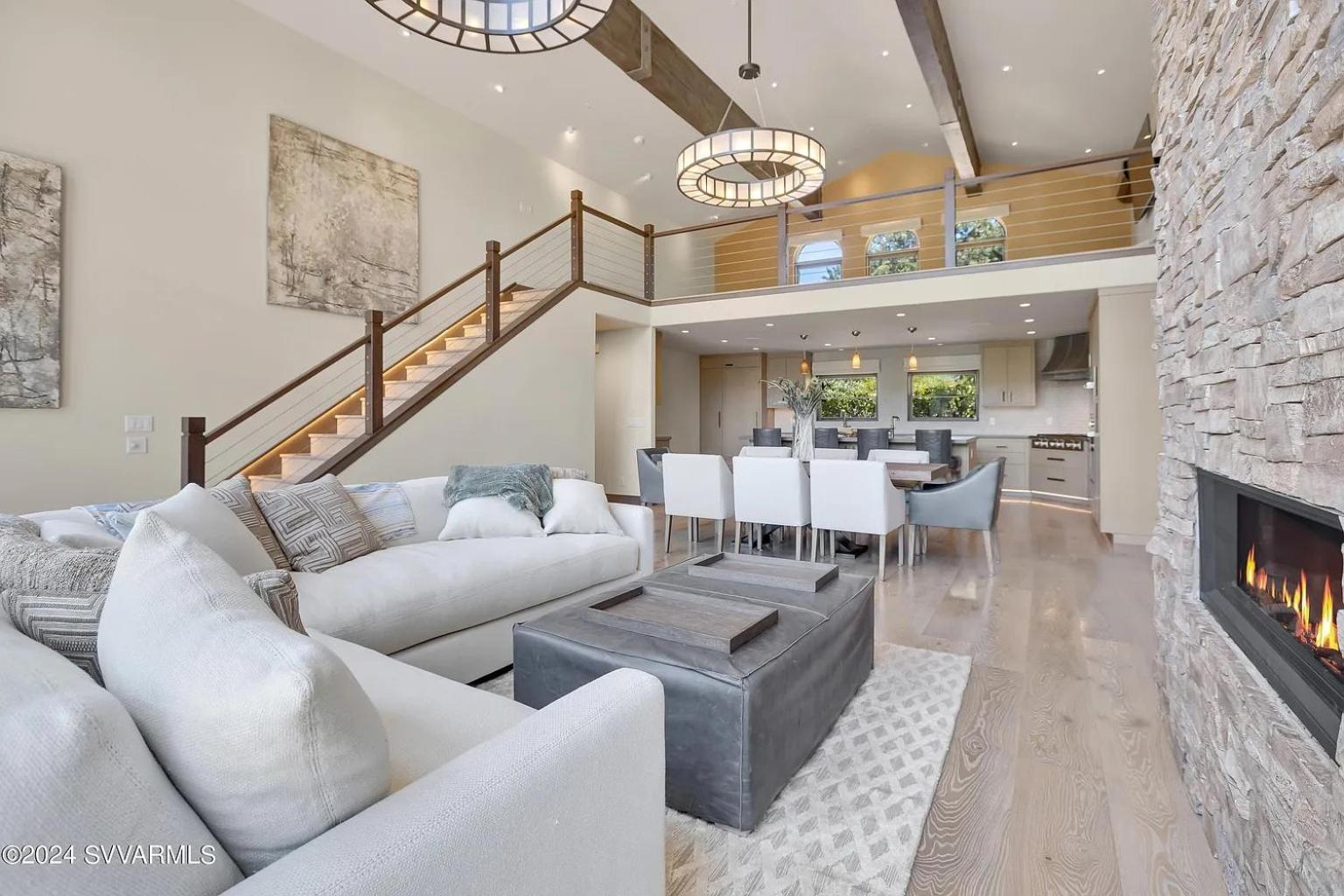 Beautiful Upscale With Views Of Cathedral Rock, A Stream, Lush Fruit Trees