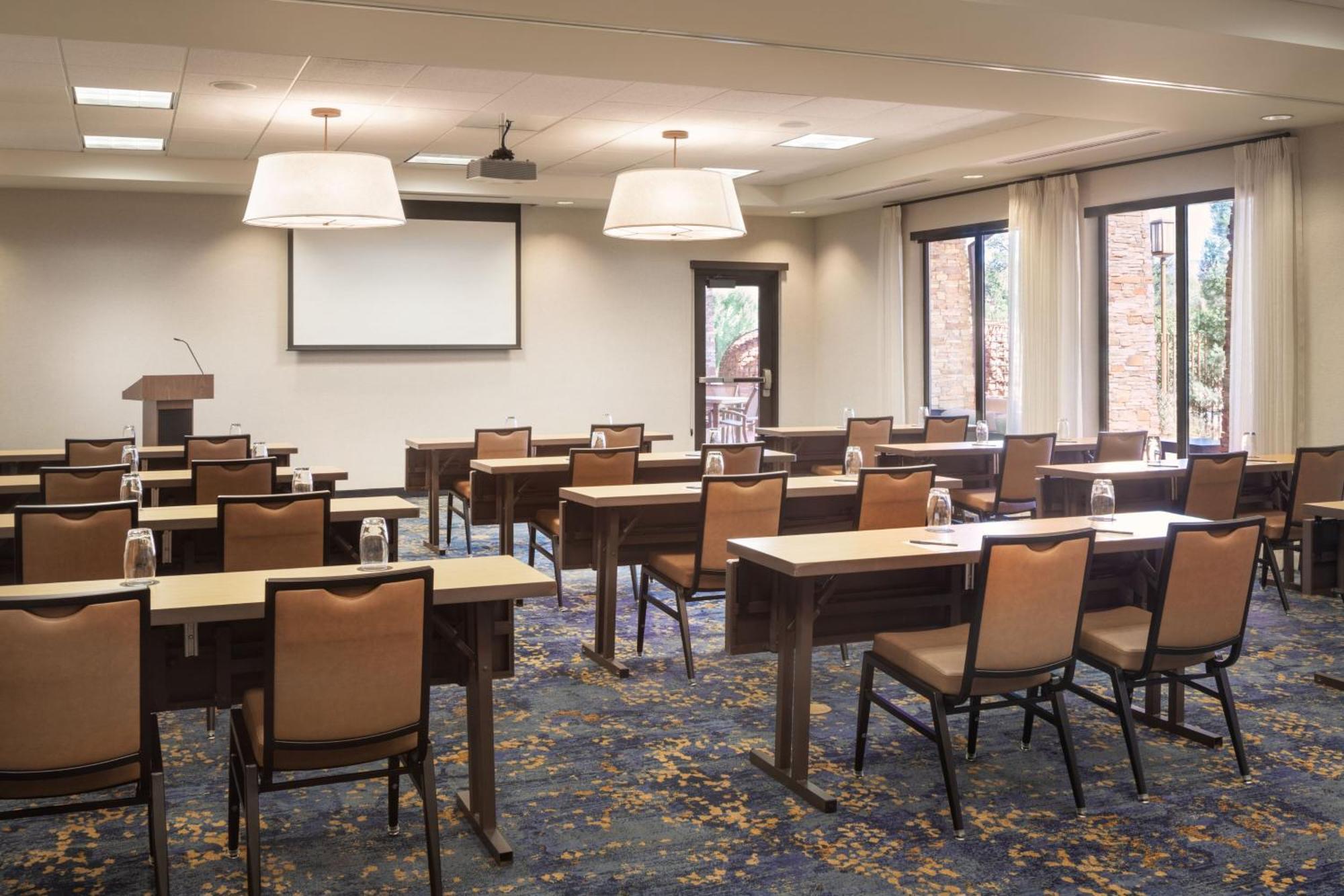 Courtyard By Marriott Hotel