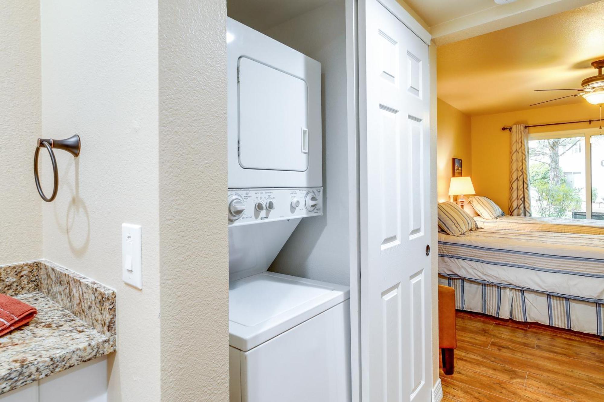 Apartment Cozy Oasis With Pool And Hot Tub Access! *