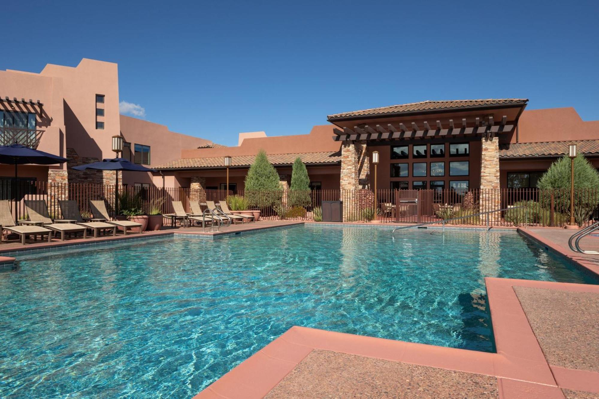 Courtyard By Marriott