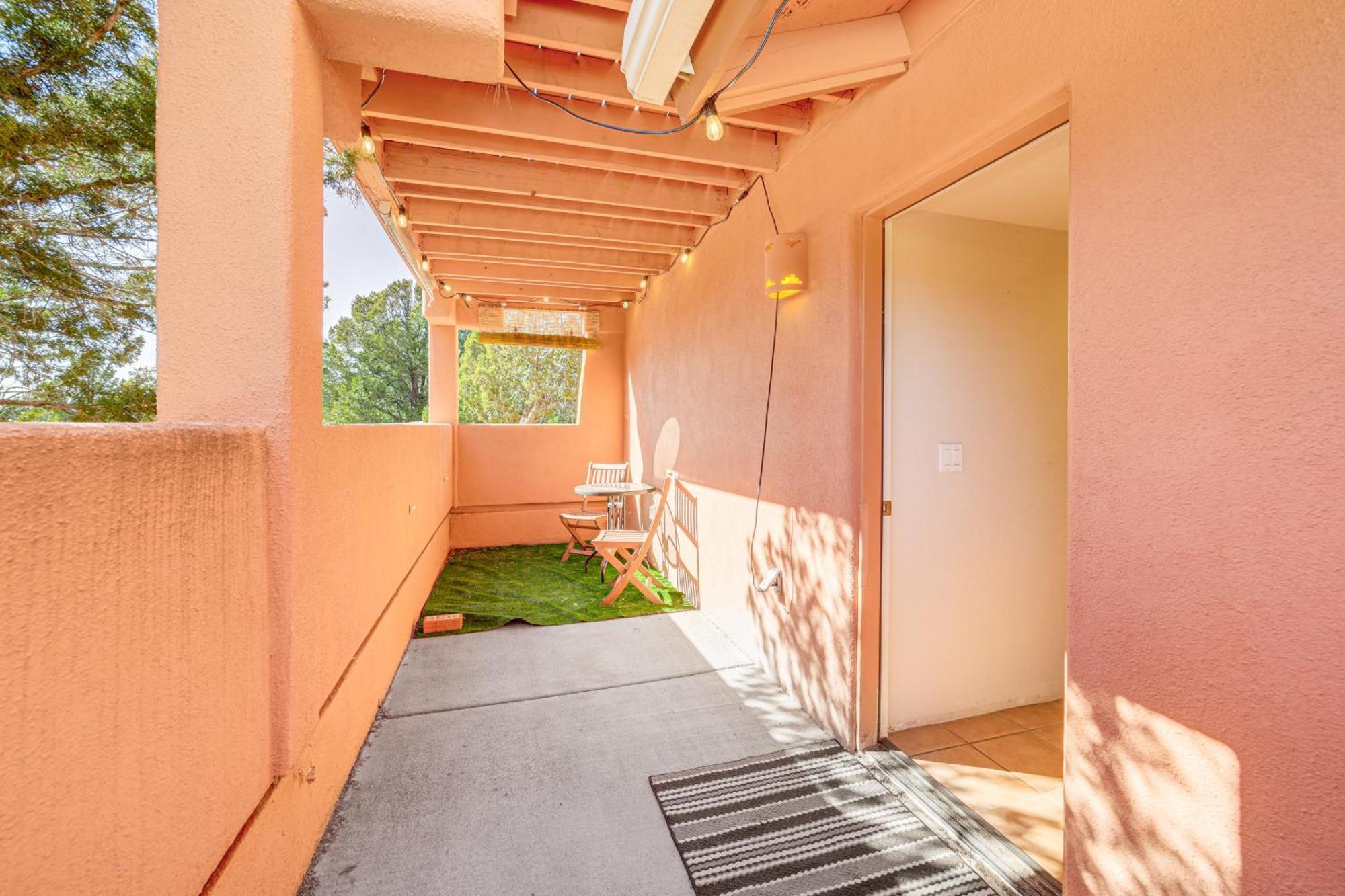 Pet-friendly Getaway - 10 Mi To Downtown Apartment *