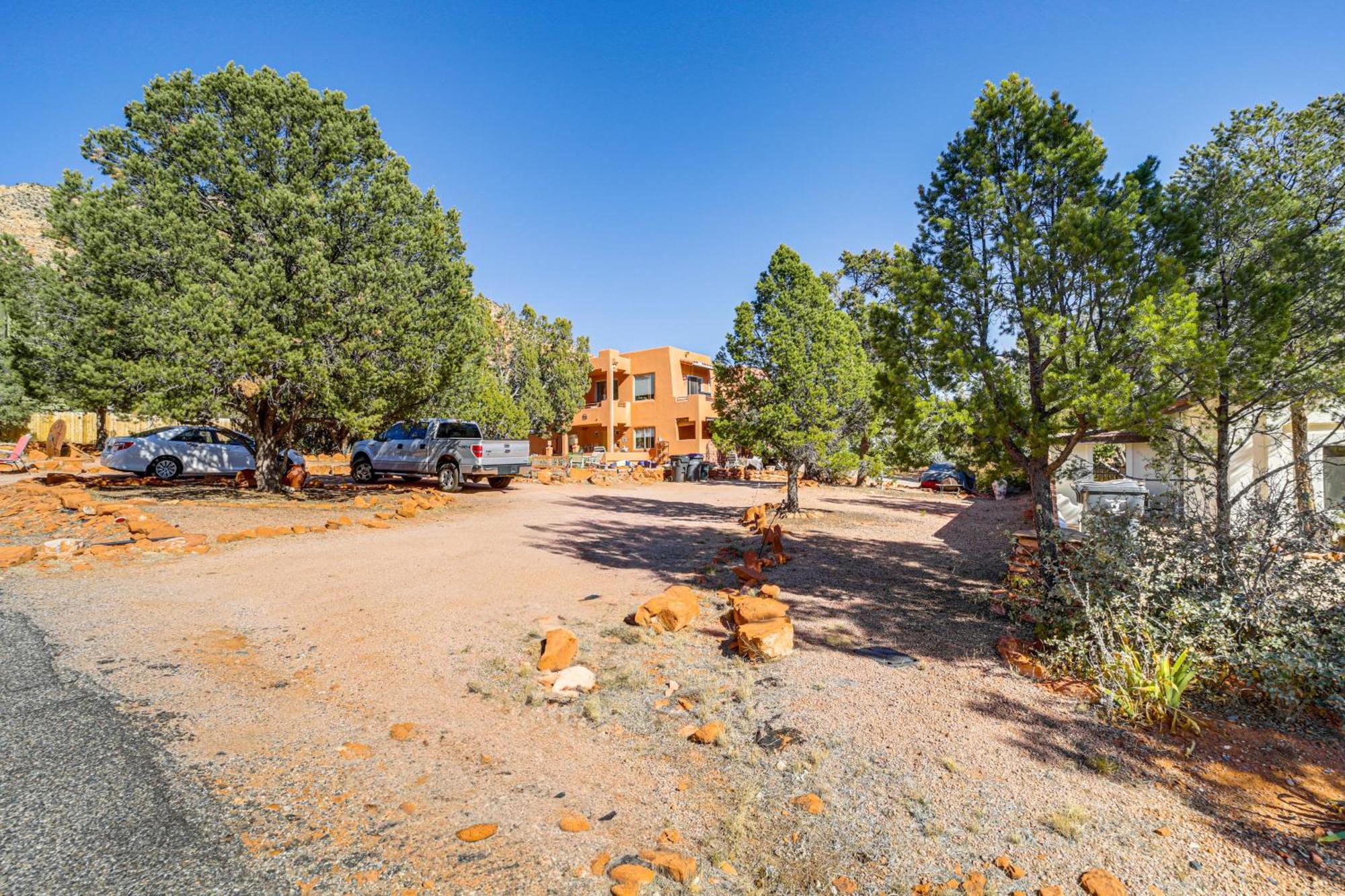 Pet-friendly Getaway - 10 Mi To Downtown *