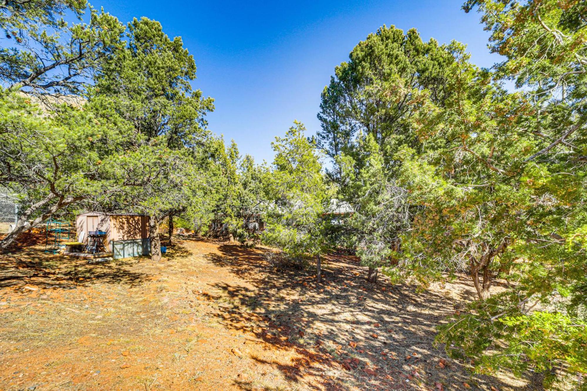 Pet-friendly Getaway - 10 Mi To Downtown *