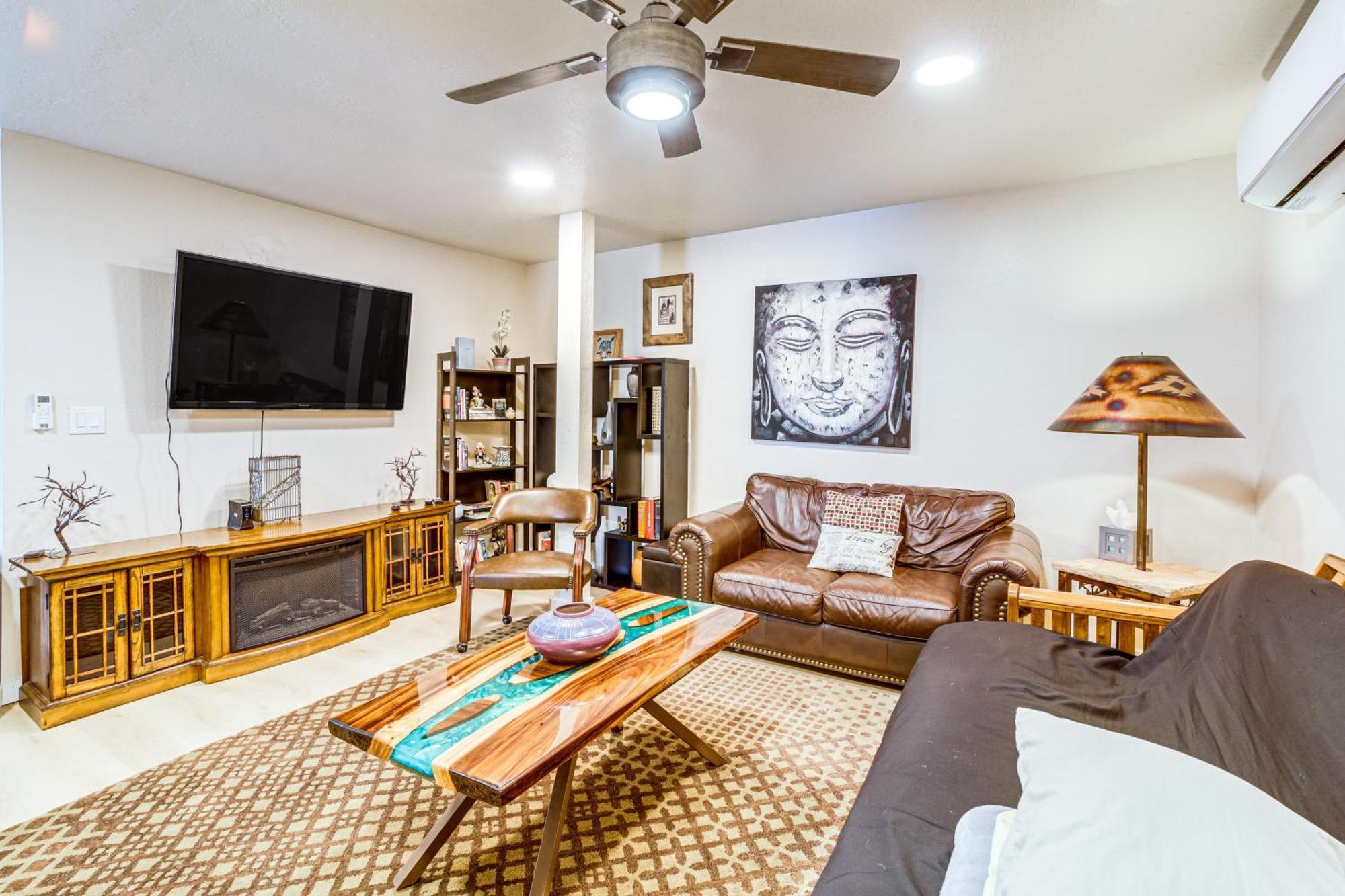 Pet-friendly Getaway - 10 Mi To Downtown Apartment *
