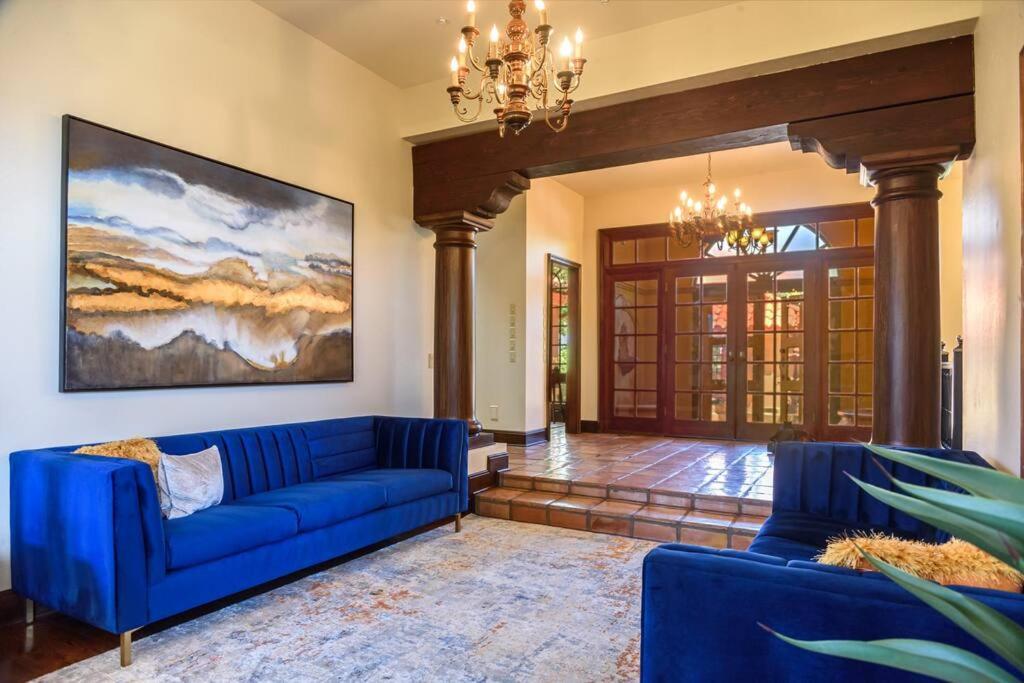 Majestic Creekside Escape With Pool, Spa, Sauna, Gym Villa *