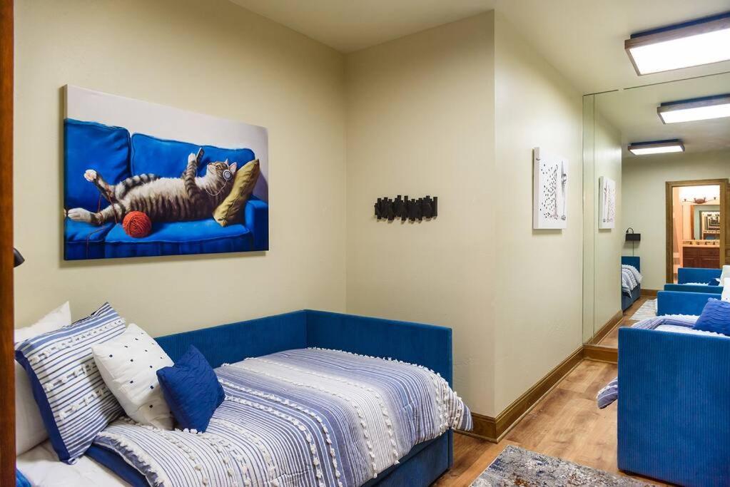 Villa Majestic Creekside Escape With Pool, Spa, Sauna, Gym *