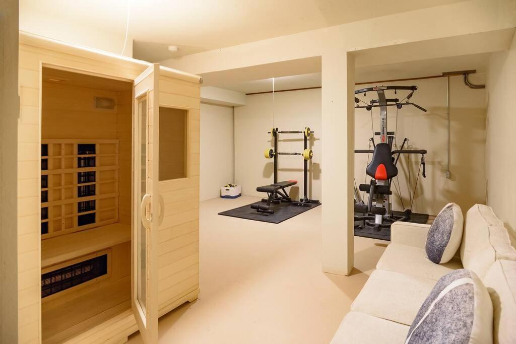 Majestic Creekside Escape With Pool, Spa, Sauna, Gym *