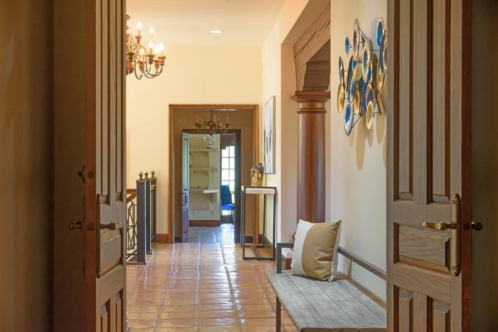 Villa Majestic Creekside Escape With Pool, Spa, Sauna, Gym