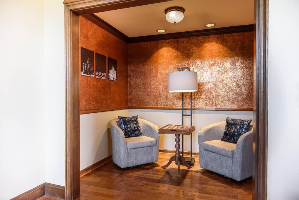 Majestic Creekside Escape With Pool, Spa, Sauna, Gym *