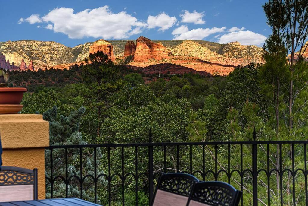 Villa Majestic Creekside Escape With Pool, Spa, Sauna, Gym