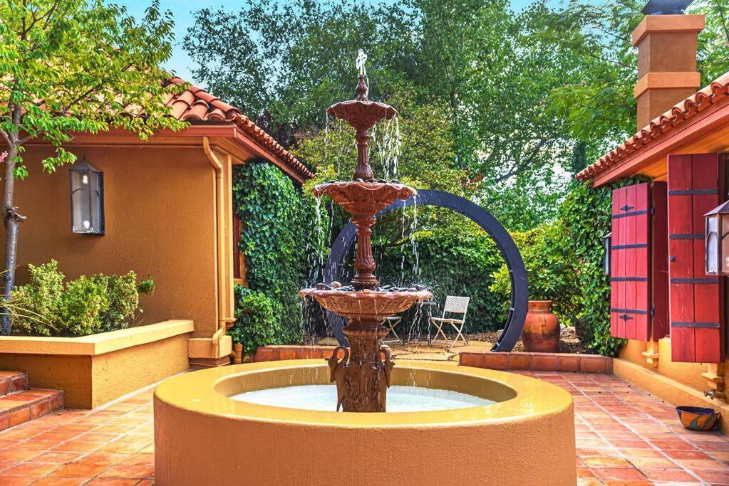 Villa Majestic Creekside Escape With Pool, Spa, Sauna, Gym