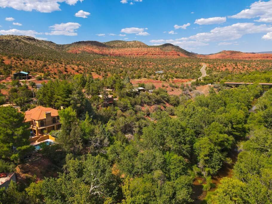 Majestic Creekside Escape With Pool, Spa, Sauna, Gym Villa *