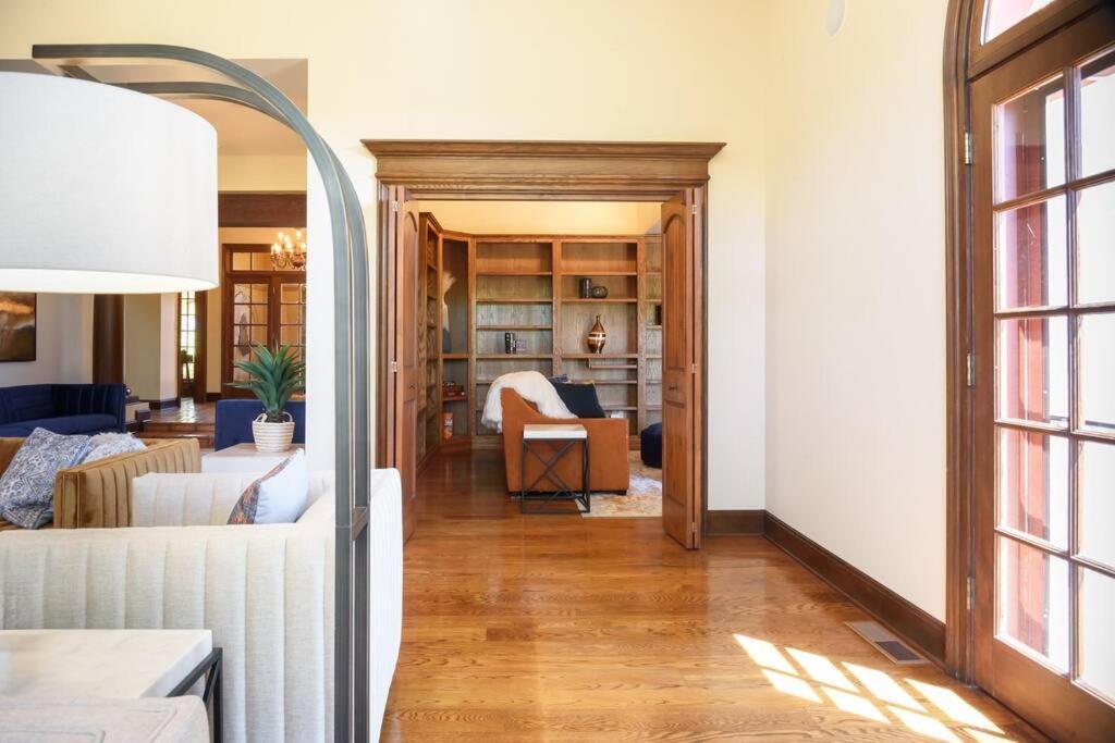 Villa Majestic Creekside Escape With Pool, Spa, Sauna, Gym *