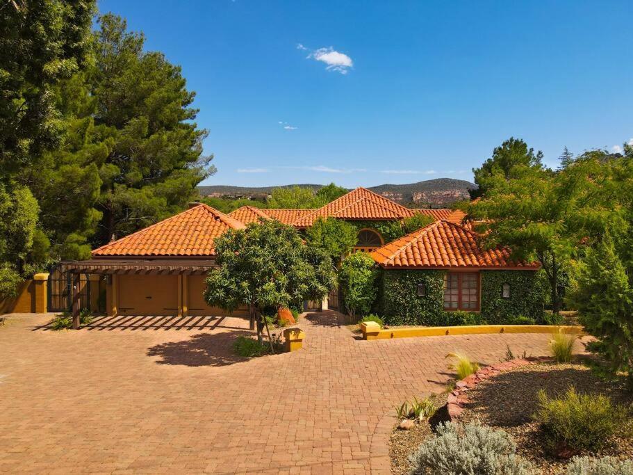 Villa Majestic Creekside Escape With Pool, Spa, Sauna, Gym Sedona