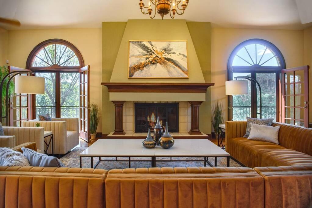 Villa Majestic Creekside Escape With Pool, Spa, Sauna, Gym