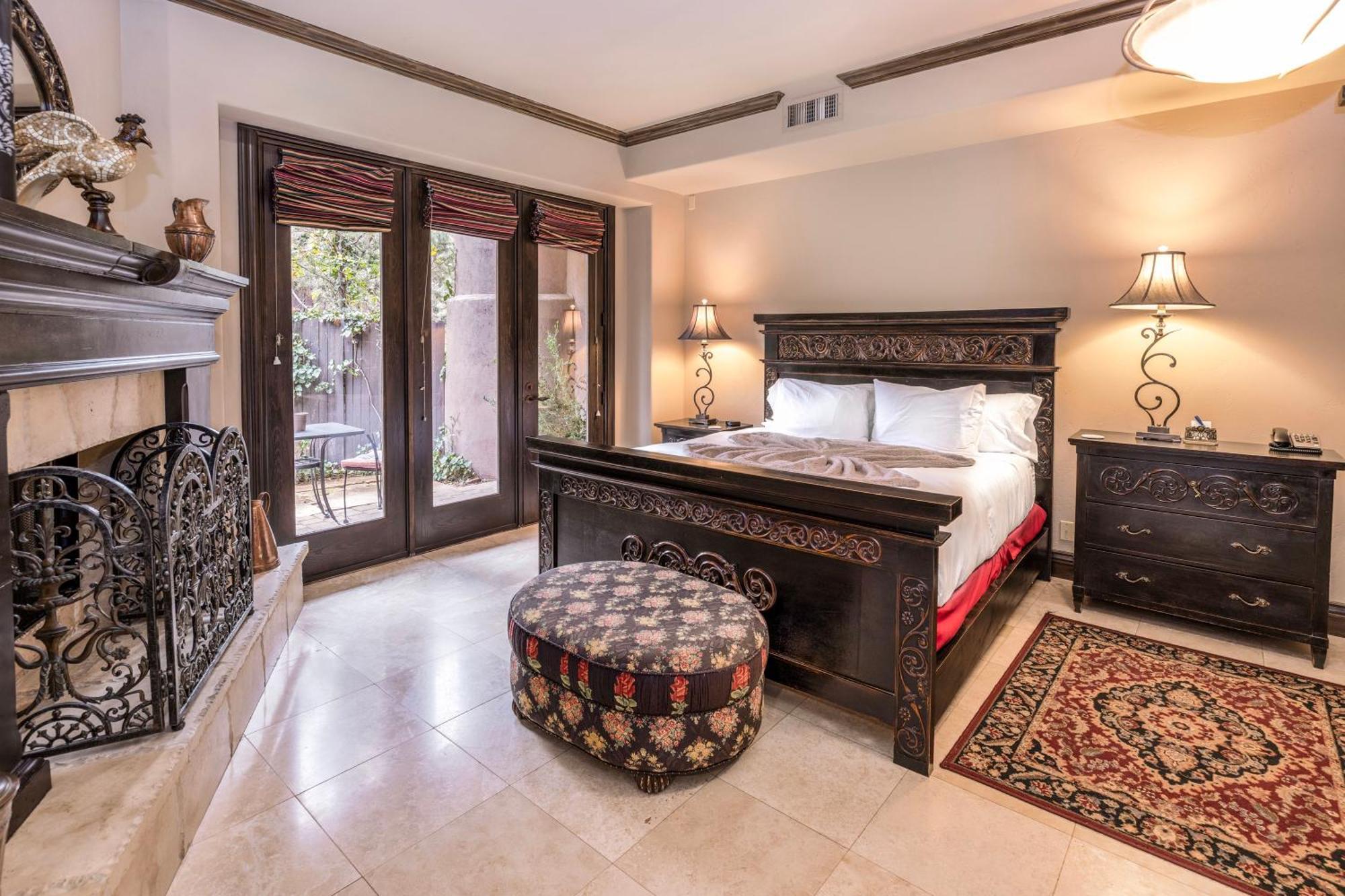 Adobe Grand Hotel