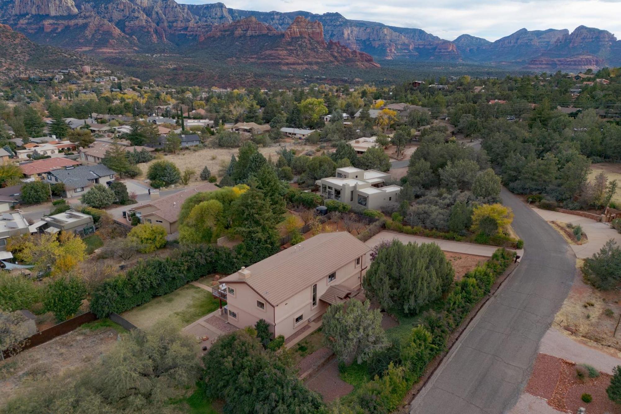 Sunrise By Avantstay Majestic Red Rocks Views~walk To Jordan Trailhead~peloton Bike~hot Tub~wifi *