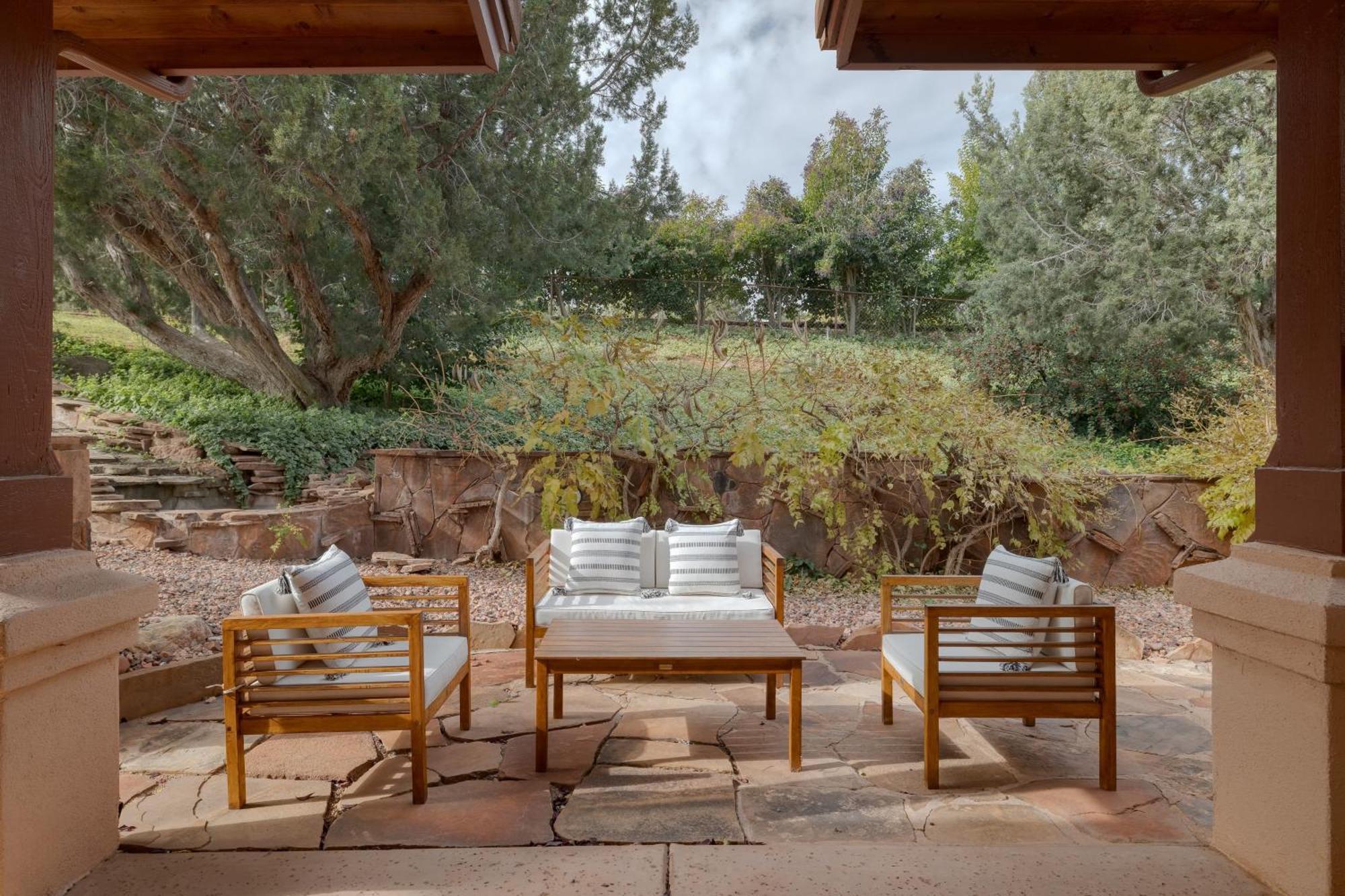 Sunrise By Avantstay Majestic Red Rocks Views~walk To Jordan Trailhead~peloton Bike~hot Tub~wifi Holiday home *