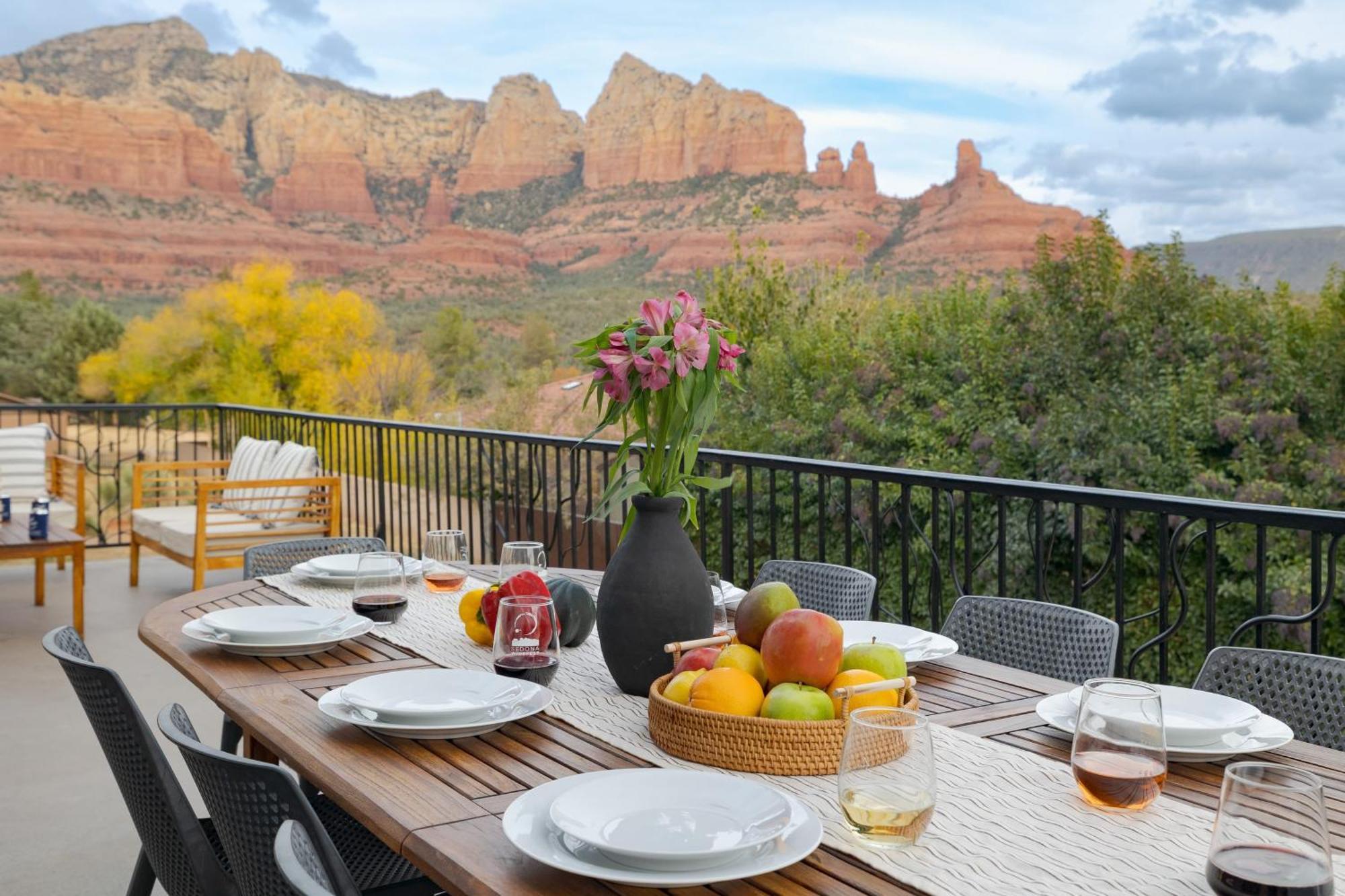 Sunrise By Avantstay Majestic Red Rocks Views~walk To Jordan Trailhead~peloton Bike~hot Tub~wifi Holiday home *